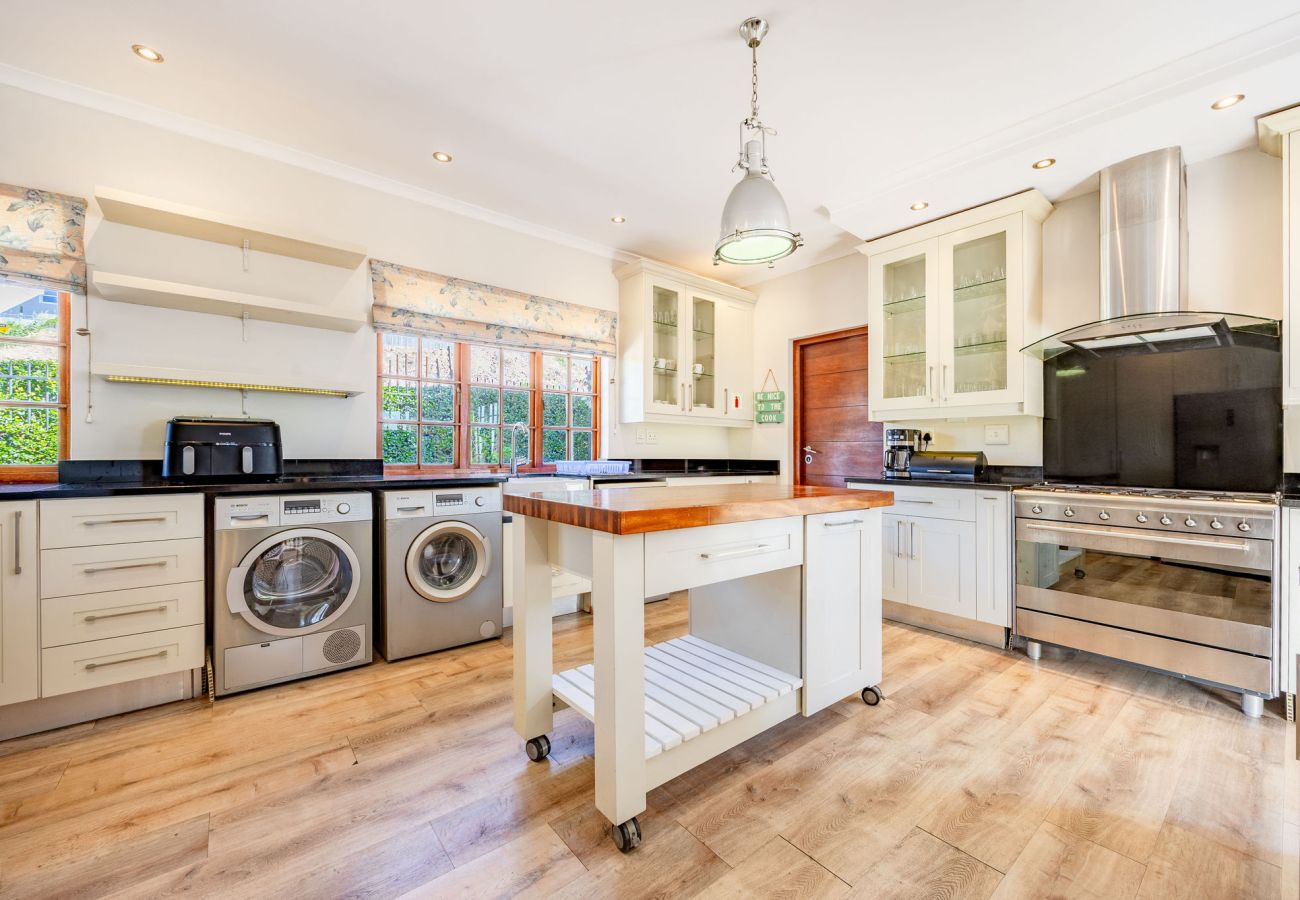 House in City of Cape Town - Luxurious Peaceful Mountain Retreat-Heated Pool 
