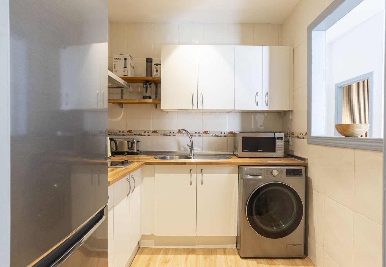 Apartment in Málaga - Malaga Central 2 Bedroom Patio 