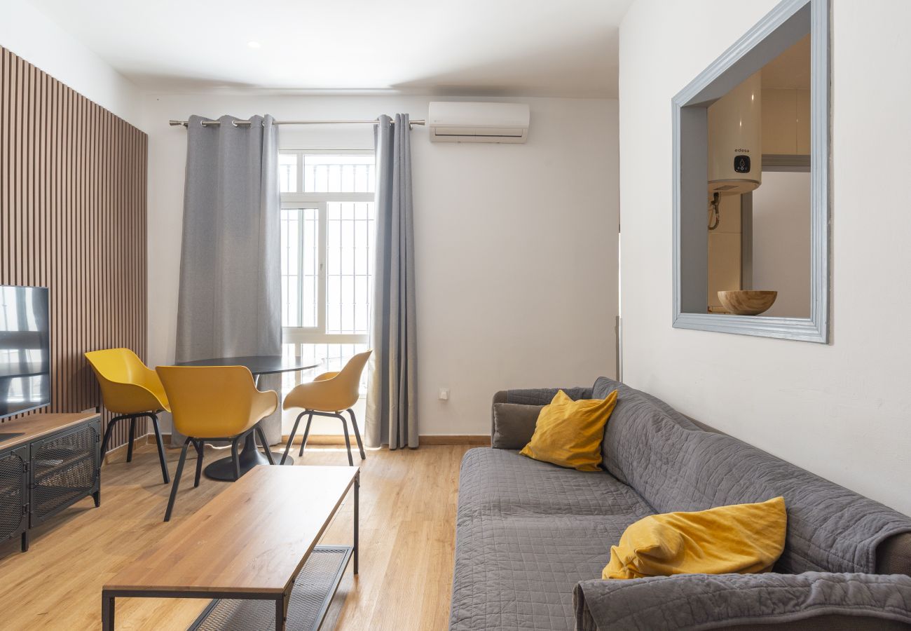 Apartment in Málaga - Malaga Central 2 Bedroom Patio 