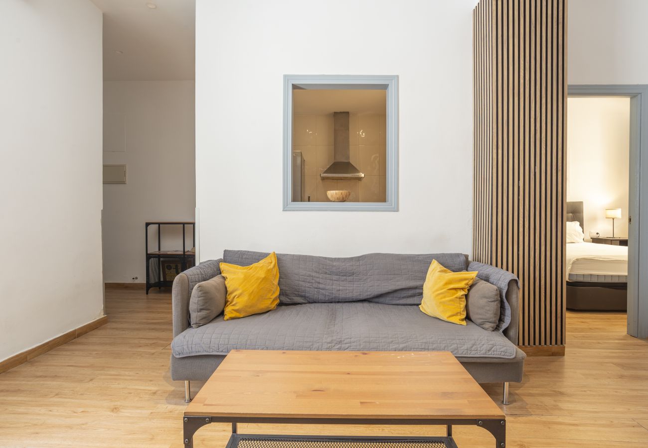 Apartment in Málaga - Malaga Central 2 Bedroom Patio 