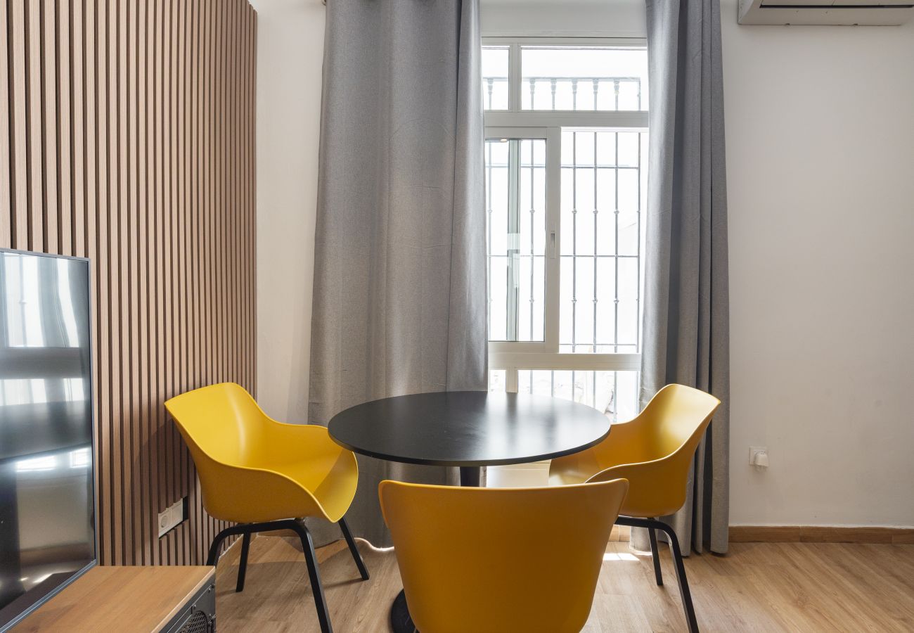 Apartment in Málaga - Malaga Central 2 Bedroom Patio 