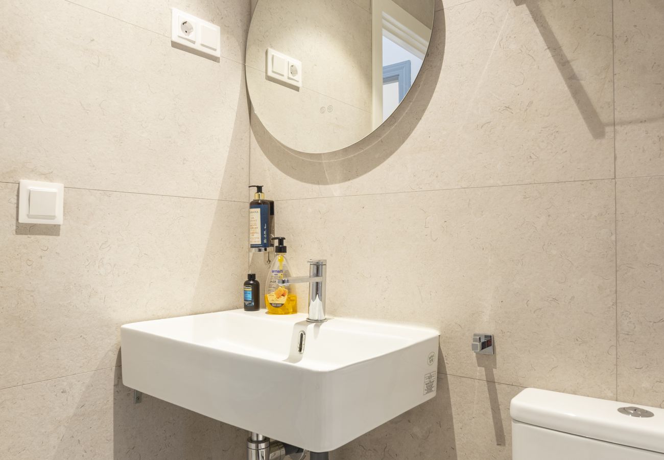Apartment in Málaga - Malaga Central 2 Bedroom Patio 